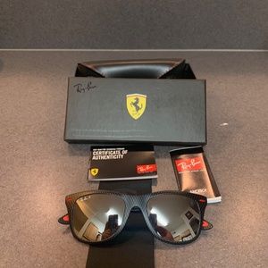 RAY-BAN X SCUDERIA FERRARI WAYFARER LITEFORCE